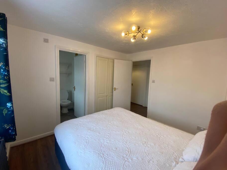 Appartement Beautiful 3 Bedroom House With The Transport Links To London, The Excel Centre, Canary Wharf, The O2! With A Driveway And Private Garden! *
