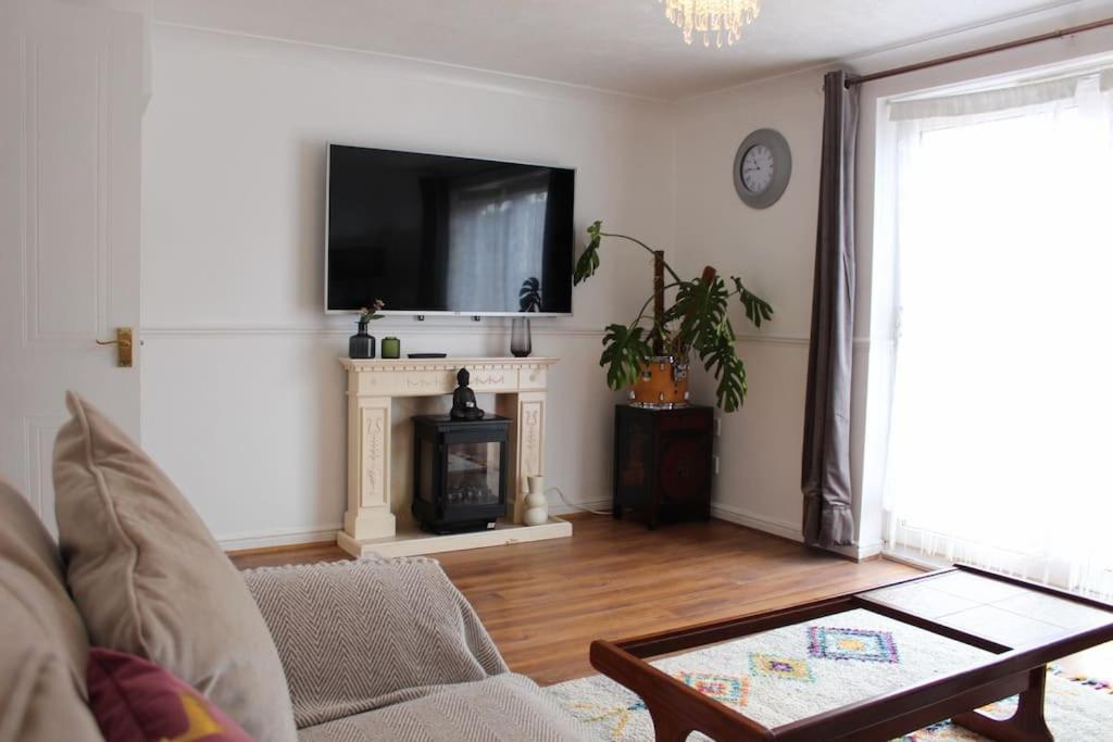Appartement Beautiful 3 Bedroom House With The Transport Links To London, The Excel Centre, Canary Wharf, The O2! With A Driveway And Private Garden! *
